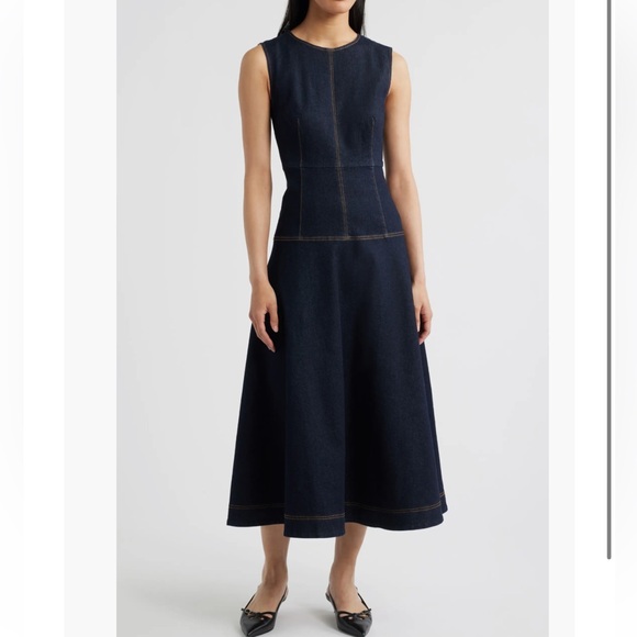 zoe & claire Dresses & Skirts - NEW Sleeveless Denim A-Line Midi Dress
ZOE AND CLAIRE